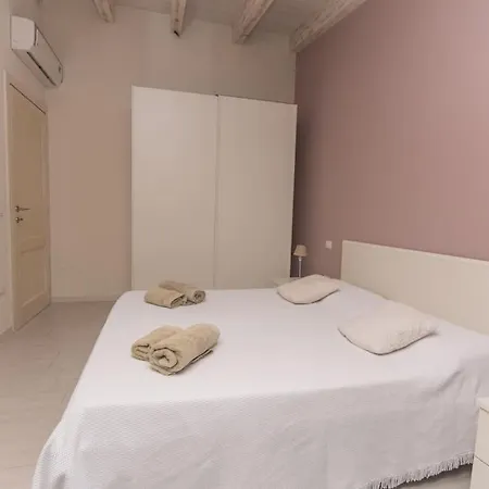Brigata House - Luxury 2 Beds, Wifi, Balcony,sea View - Key To Apartmán *