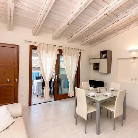 아파트 Brigata House - Luxury 2 Beds, Wifi, Balcony,sea View - Key To 카스텔사르도