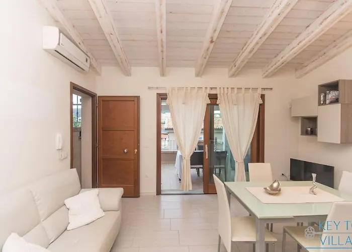 Daire Brigata House - Luxury 2 Beds, Wifi, Balcony,sea View - Key To *
